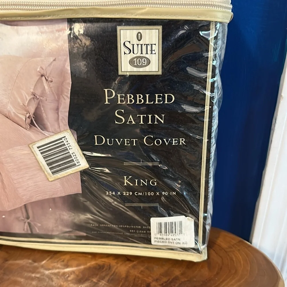 NWT Suite 109 Pebbled Satin King Duvet Cover - Greenish Gray 100” x 90”
